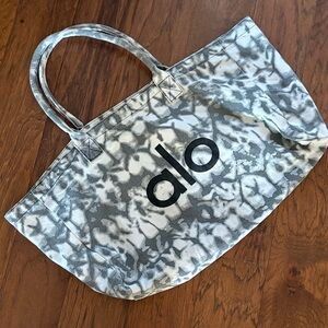 ALO Yoga Black and Gray Patterned Tote Bag